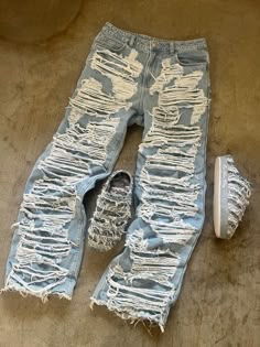 Distressed Denim mules and jeans Custom Distressed Jeans, Jeans Design Ideas Men, Sneaker Head Aesthetic, Drip Boy, Omar Courtz, Diy Distressed Jeans, Men Fall Fashion, Custom Jeans Diy, Jean Set