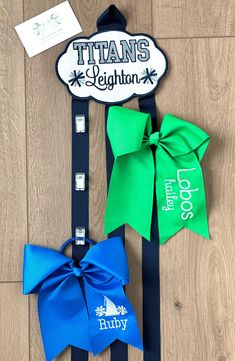 🎀🎀Custom cheerleader/dance bow or barrette holder available in three separate sizes: approximately  small 5x7", medium 8x5.5" and large 11x8" 🎀Clips can be added to any of the ribbons for bows with hairbands attached or lightweight small soft or hard headbands. Ribbons are approx. 24" long and if ordering clips, there are 10 clips per ribbon. Bows can be clipped between clips as well.   🎀Hair bows/headbands are not included. This is a customized finish product. Check out my other listings for hairbows!  🎀Thank you for shopping with Sweetwater Lane! Please message with any questions! Cheer Bow Storage Ideas, Cheer Bow Storage, Cheer Pom Pom Holder For Backpack, Cheer Bow Organizer, Barrette Holder, Dance Team Hair Bows, Cheer Bow Holder, Dance Bows, Softball Bows