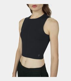 New UAS Under Armour Sportswear Black Knit Racer Cropped Tank Top; Women's Large Fitted: Next-to-skin without the squeeze. Forged from the field this midweight compact knit has a tailored fitted fit for work and play Next-to-skin flat lock seams designed for incredible comfort Cropped length tank that hits above the waist Compact Rayon Knit Style #1296280 Flat measurements: Length (from middle back collar to hem):  17.5" Waist (Hem side to side):  15" Armpit to armpit:  17.5" Item ships via US M Black Compressive Cropped Activewear, Functional Black Cropped Activewear, Black Compressive Seamless Top, Black Cropped Functional Activewear, Versatile Black Compressive Tops, Modern Stretch Sports Top, Black Cropped Activewear For Streetwear, Modern Stretch Tops For Sports, Versatile Black Cropped Activewear