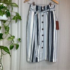 Forever 21 Striped Maxi Skirt With Tie And Pockets Double Layered Size Medium New With Tags Excellent Condition. 27 1/2 Inches Long Buttons Don't Open Up Cotton Midi Bottoms For Vacation, Blue Midi Length Bottoms For Vacation, Striped Midi Length Summer Bottoms, Striped Midi Length Bottoms For Summer, High Waist Striped Summer Skirt, Summer High Waist Striped Skirt, High Waist Striped Skirt For Summer, Forever 21 Relaxed Summer Skirt, Chic Forever 21 Cotton Skirt