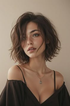 Choppy Bobs, Wallpaper Sky, Hair Inspiration Short, Smiling Faces, Hairstyles For Women, Stylish Hair, Cool Haircuts, Short Haircuts, Short Hair Cuts For Women