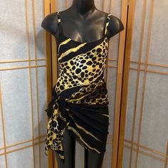 Flirty Eye-Catching “Jennifer Kay” 1 Pc Swimsuit & Cover Up Ensemble..Sz 10..New W/ Tags..Provocative Bold Yellow/Black Animal Print..Lycra Spandex..Soft Lightweight Inner Bra (No Under Wire, Padding Or Pads)..Tummy Control Front Lined.. Adjustable Shoulder Straps..X-Treme Low Back..Matching Stretch Mesh Cover Up. Msrp $69.95 Swimsuit.Msrp $39.95 Cover Up Fitted Gold Sleeveless Swimwear, Gold Fitted Sleeveless Swimwear, Fitted Sleeveless Gold Swimwear, Tropical Print Swimwear For Beach Season Cover-up, Spring Tropical Print Pool Cover-up, Aerie Bathing Suits, Tropical Print Pool Cover-up, Tropical Print V-neck Swimwear Beach Cover-up, Floral Print Sleeveless Beach Cover-up Swimwear