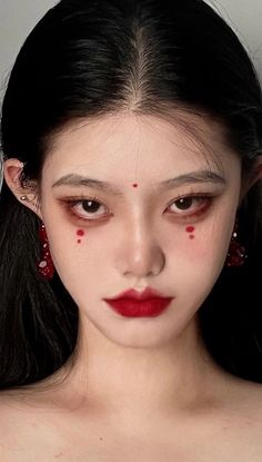 Ancient Makeup Looks, Dark Red Douyin Makeup, Japanese Halloween Makeup, Japanese Makeup Looks Tokyo Fashion, Asian Halloween Makeup, Chinese Style Makeup, Geisha Makeup Modern, Eye Makeup Japanese, Red Under Eye Makeup