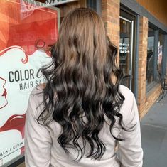 Reverse Ombre Hair Color For Blondes, Black Under Brown Hair, Black Halo Hair, Hairdye Ideas, Runway Hairstyles, Ombre Hair Ideas