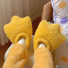 OrcaJump - Premium Cartoon Duck Feet Warm Slippers - Enhanced Comfort and Thickness - Non-Slip Soles Silly Slippers, Japanese Slippers, Fish Slippers, Aesthetic Slippers, Kawaii Slippers, Duck Slippers, Funny Slippers, Sandal Slippers, Duck Feet