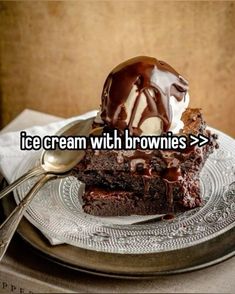 ice cream with brownies > >