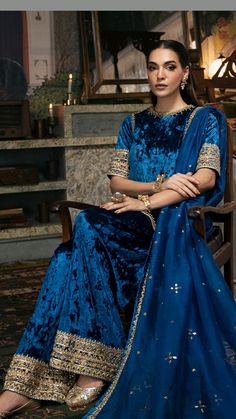 Royal velvets Pakistani Fashion Party Wear, Kurta Dress, Embroidery Designs Fashion, Anarkali Suits, Designs For Dresses, Pakistani Fashion, Kurti Designs, Party Wear