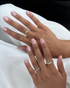 Mail Inspo 2022, Office Nails Classy, Bridesmaids Nails, Kutek Disney, Milky Nails, Graduation Nails, Manicure Nails, Pearl Nails, Neutral Nails