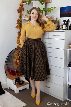 "Thanks for @missgemski wearing Xiaolizi's wool plaid skirt. DETAILS: * 30% wool, 30% fiber, 40% polyester * fully satiny liner * Two side pockets * back zip closure * pleated skirt, circle skirt * High waist skirt * below the knee skirt * Perfect for Winter, autumn * Lean More about the items From the FAQs on the page bottom *More plaid styles: https://etsy.me/47dlVKC CUSTOM MADE SERVICE If you * Change other color * Can't find your size in our size Chart * Change the Style * Change the length * Your Height is not Between 5'1\" - 5\"9\" * Your weight is not Between 47 kg - 75kg I can do it for you, It will need some extra fee depending on on your need. Contact with me for more detail. SIZE GUIDE Size vary between Brand and Country Please get your body measurement with our Size Guide And F Soft Women Outfit, Modest 50s Outfits, Modern Librarian Outfit, Old Lady Outfits Ideas Classy, Fall Plaid Outfits Women, Plus Size Light Academia Fashion, Bank Teller Outfit Skirt, Modest Skirt Fashion, Skirt Styles For Body Types