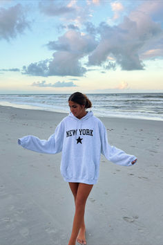 new york hoodie, trendy oversized hoodie, fashionable oversized sweatshirt, streetwear hoodie, cozy oversized hoodie, stylish oversized hoodie, casual oversized hoodie, urban style hoodie, baggy hoodie, comfy oversized hoodie, relaxed fit hoodie, chic oversized hoodie, oversized pullover, hip hop hoodie, cool oversized hoodie, vintage oversized hoodie Star Hoodie, Sweatshirt Streetwear, Baggy Hoodie, Streetwear Hoodie, Hoodie Cozy, Sporty And Rich