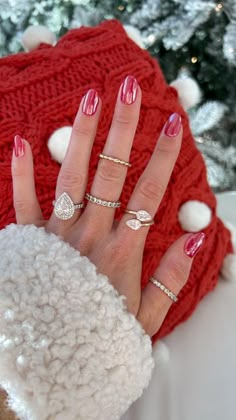 Simple Cute Nails Christmas, Christmas Nails With Chrome Powder, Christmas Nails Acrylic Chrome, Red Frosted Nails, Frosted Red Nails, Red With Gold Chrome Nails, Red Irridescent Nails, Ted Chrome Nails, Red Chrome Dip Powder Nails