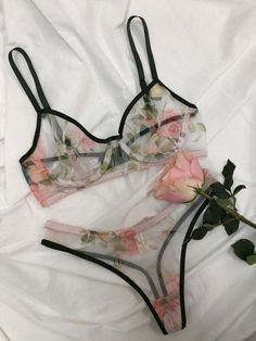 Fashion Flowers, Dress 15, Bra Styles