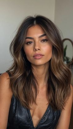 15 Haircuts for Thin Fine Hair in 2024 34 Rambut Brunette, Haircuts For Medium Length Hair, Fall Hair Cuts, Brunette Balayage Hair, Brown Hair Balayage, Balayage Brunette, Hair Makeover