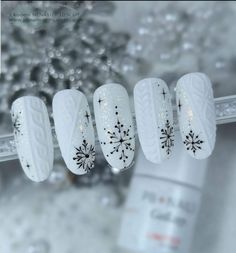 December Nail Ideas 2024, Nutcracker Nails, Silver Christmas Nails, Sweater Weather Nails, Snow Nails, December Nails, Different Nail Designs, Snowflake Nails, Party Nails