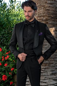 #luxurymenswear #eveningwear #tuxedo Gents Coat, Formal Casual Outfits, Blazer Wedding, Wedding Dresses Men Indian, Stylish Shirts Men, Wedding Suits Groom, Black Shawl, Wedding Dress Men