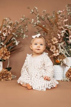 Whimsical First Birthday Photoshoot, One Year Old Photoshoot Studio, 1st Year Cake, Fairy Photoshoot, Home Photo Shoots, Milestone Pictures, First Year Photos, Photoshoot Studio