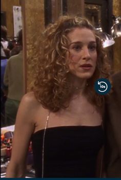 Carrie Bradshaw Hair Curly, Carrie Bradshaw Short Curly Hair, And Just Like That Hair Carrie, Carrie Bradshaw Just Like That, Sky Blue Hair, Milkshake Hair Products, How To Cut Bangs