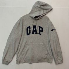 [DESCRIPTION] Please read the description first before buy my items‼️‼️ Vintage Gap Spellout Big Logo Hoodie Sweater  Size on tag : M Tag says M,fits like L All in good condition [MATERIAL] Cotton [MEASUREMENT] Measurement:  armpit to armpit : 22 inches  Back collar to bottom : 27 inches Sleeve length from under armpit to end of cuff : 21 inches [CONDITION] - All in good condition  - No hole no rip no stain [PAYMENT & NOTICE] - We accept PayPal ONLY - No return/refund - All items will be post ov Oversized Grunge, Hoodie Gap, Gap Sweatshirt, Gap Hoodie, Gap Logo, Streetwear Essentials, Gap Men, Hoodie Fits, 90s Grunge