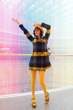 Yellow Tights, Colored Tights Outfit, Tights Outfits, Colored Tights, Quirky Fashion, Zooey Deschanel, Moda Vintage, Colourful Outfits