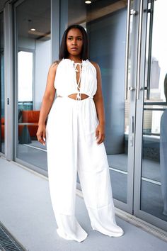 All White Day Party Outfits, All White Party Outfits Black Women Summer, Vacay Clothes, Jumpsuits Womens Fashion, Essence Fest, Leggings Outfit Winter, Hot Clothes, Jumpsuit White, African Styles