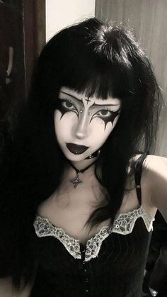 Trad Goth Goth Makeup Looks, Trad Goth Makeup