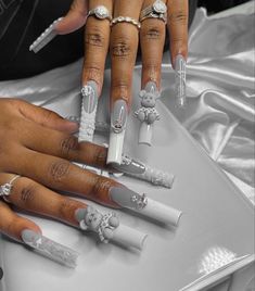 Gray Birthday Nails, Gray Design Nails, Long Nails Design Ideas 2024, Grey Baddie Nails, Grey Acrylic Nail Designs, Marble Acrylic Nail Designs, Grey And White Nail Designs, Grey Long Nails