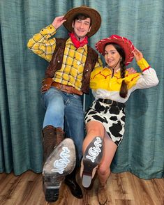 Fancy dress costume idea for Woody and Jessie Toy Story characters Jessie And Woodie Toy Story Costume, Woody And Wendy Costume, Best Couples Costumes Disney, Toystory Costume Couple, Jessy And Woody Costumes, Woody Jessie Costume, Toy Story Woodie And Jessie Couples Costume, Wendy Toy Story Costume