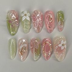 Thank you for stopping by and supporting a small business!💖 🍁 Most of our products are made from highest quality gel X nails with 4-6 layers of coating. It can be reusable and last for more than 14 days, if you take it off right. For instruction, please message me. ⭐ Each set comes with 10 handmade press on nails, a mini file, a mini buffer, a cuticle stick. 🍁 Measurements Please measure your own nail and find your size from our picture guide. We totally can do custom size as your request, ju Cute Butterfly Nails Short Press On, Press On Kawaii Nails, Nails Acrylic Press Ons, Prepainted Nails, Fake Nails Small Business, Custom Press On Acrylic Nails, Green 3d Nails, 3d Summer Nails, Romantic Nail Art