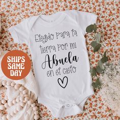 Elegido Para La Tierra Por Mis Abuela En El Cielo Onesie®, Spanish Pregnancy Announcement Onesie®, Grandparents Announcement Onesie® - Etsy Announcement Onesie Grandparents, Spanish Pregnancy Announcement, Ivf Pregnancy Announcement, Grandparent Announcement, Baby Reveal Shirt, Baby Announcement Onesie, Ivf Pregnancy, Announcement Onesie