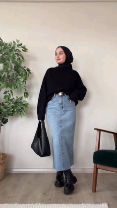 Skirt Outfits For Hijab, Outfits For Hijab, Ootd Hijab Cardigan, Modest Winter Outfits, Stylish Outfits Casual, Hijab Fashion Summer, Estilo Hijab, Modest Casual Outfits, Stile Hijab