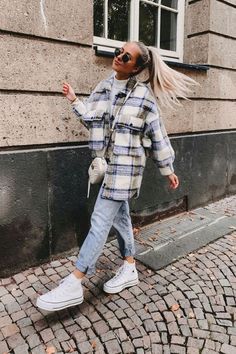 Zara Fall, Looks Jeans, Over Shirt, Zara Outfit, Winter Outfit Inspiration, Looks Street Style, Trendy Fall Outfits, Cargo Style, Brand Style