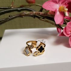 Brand New Yellow Gold Plated Stainless Steel Black & White Clover Ring With White Stones High Quality Black And White Rings, White Clover, Clover Ring, White Stones, 6 Rings, Girly Accessories, Ring Color, White Stone, White Ring