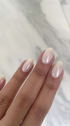 chromey White Crome Nails Almond Short, Chrome Nails White Pearl, White Chrome Almond Nails Short, Chrome Pearl White Nails, White Nails With Pearl Chrome, Pearly White Acrylic Nails, Gel Nails Non Acrylic, White Pearly Acrylic Nails, White Pearls Nails