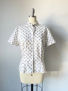 Summer Button-up Tops With Paisley Print, Casual Button-up Blouse With Paisley Print, Patterned Paisley Print Button-up Blouse, Elegant Paisley Print Button-up Tops, Vintage Paisley Print Button-up Top, Vintage Wardrobe, Blue Paisley, Paisley Pattern, Vintage 1950s