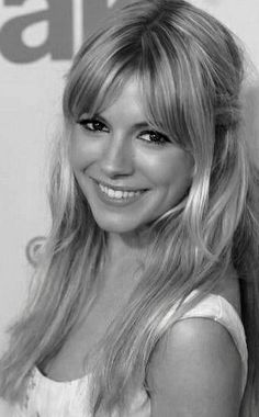 ( 2018 ★ CELEBRITY BIRTHDAY ★ SIENNA MILLER ) ★ Sienna Rose Miller - Monday, December 28, 1981 - 5' 5'' 110 lbs (+ -) 34-25-34 - New York City, New York, USA. Flirty Hairstyles, Celebrity Birthday, Bangs Hairstyles, Haircut Inspiration, Hair Bangs, Fringe Hairstyles, Sienna Miller, Girl Haircuts, Long Hair With Bangs