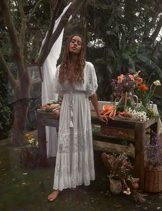 Witch Aesthetic Fashion, Witch Aesthetic Outfit, Picnic Dress, Paisley Maxi Dress, Witch Outfit, Dress Aesthetic, Whimsical Design, Whimsical Fashion, Bohemian Fashion