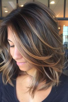 Medium Brown Hair Color With Lowlights, Brunette Short Hair With Highlights, Short Black Hair Highlights, Short Dark Hair With Highlights Balayage, Small Blonde Highlights, Mini Highlights Hair, Dark Hair Light Highlights, Blonde Transition To Brown, Blonde Highlights Dark Hair