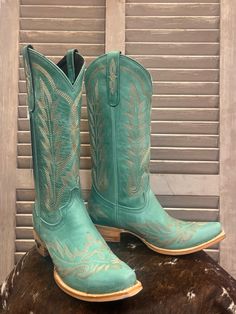 Blue Cowboy Boots Outfit, Cowgirl Boots For Women, Turquoise Cowgirl, Blue Cowboy Boots, Cowboy Boots Outfit, Lane Boots, Western Store, Starburst Pattern, Country Boy