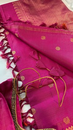 pink vaira oosi kanjivaram saree gold zari vairaoosi  DETAILS AND CARE Color : Pink peach  silk with silver   zari  Weight : 600 - 800 grams Length : 5.5 m saree + 0.7 m blouse Width : 48 Inches Fabric : Pure Kanjivaram Pattu Plain Silk Craft Description : Kanjivaram, Kanjeevaram Wash Care : Dry Wash Only Shipping Time : 5 - 7 Working days We Ship Worldwide Comes with prestitched blouse size 36 goes up to 42 very beautiful high quality kanjivaram pure silk saree. SHIPPING AND RETURNS Shipping Policy : Shipping days as mentioned above, subject to changes based on the government regulations around the prevailing pandemic situation.  Return Policy : No returns on the orders that have personalization such as Blouse Stitching , Fall / Pico work. We have a comprehensive returns policy , kindly r Festive Pre-draped Saree With Weaving Work, Pink Slub Silk Pre-draped Saree With Dupatta, Pink Slub Silk Lehenga For Festivals, Handloom Gold Lehenga With Traditional Drape, Gold Handloom Lehenga With Traditional Drape, Pink Slub Silk Lehenga With Cutdana, Festive Pink Tussar Silk Lehenga, Pink Slub Silk Lehenga With Zari Work, Pink Slub Silk Lehenga For Diwali