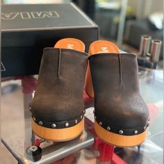 Super Cute Clog! Size 8 Pink Chunky Heels, Mia Clogs, Platform Clogs Shoes, High Heel Sandals Platform, Black Platform Wedges, Studded Clogs, Swedish Clogs, Black Clogs, Clogs And Mules