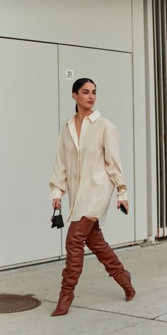 Camel Boots, Corporate Attire, Style Muse, Fashion 101, Fantasy Fashion, Fall Fashion Outfits, Edgy Fashion, Beautiful Fashion, Classy Outfits