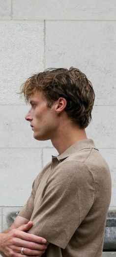 Men’s Short Layered Haircut, Mens Hair Through The Decades, Medium Length Straight Hairstyles Men, Short To Medium Haircuts Men, Men’s Medium Short Hairstyles, Surfer Hair Men Medium, Men Hair Inspo Short, Men’s Shorter Hairstyles, Mens Hairstyles Short Thick Hair Straight