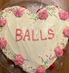 Cursed Cake Ideas, Cursed Birthday Cake, Meme Cakes Birthday, Silly Birthday Cake, Funny Cake Decorating, Period Cake, Funny Cake Ideas, Silly Cakes, Iconic Cakes