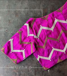 Khatli Work Blouse Design New, Khatli Work Blouse, Work Blouse Hand Designs, Khatli Work, Blouse Maggam Work, Maggam Work Blouse, Maggam Works, Cutwork Blouse Designs