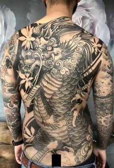 Cold Tattoo, Tattoos Torso, Tattoos Masculinas, Traditional Japanese Tattoo Designs, Torso Tattoos, C Tattoo, Thai Tattoo, Back Tattoos For Guys, Traditional Japanese Tattoos