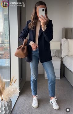 Navy Blazer Outfits, Blue Blazer Outfit, Blue Blazer Women, Blazer Outfits Casual, Blazer Outfits For Women, Casual Blazer Women, Jeans Outfit Women, Blazer Outfit