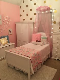 Girly Girl Room, Dresser Decor Bedroom, Bedroom Wall Decor Above Bed, Glam Bedroom Decor, Girly Room Decor, Toddler Girl Room, Bedroom Decor For Couples, Kids Bedroom Inspiration