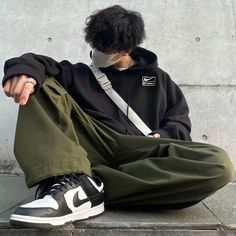 Guys Wearing Hoodies, Technowear Men, Mens K Fashion, Male Outfits Streetwear, Gaming Aesthetic Boy, Street Wear Guys, Guy Wearing Hoodie, Acubi Men Outfit, Korean Guy Fashion