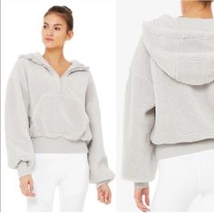 Alo Yoga Light Grey Dove Half Zip Sherpa Jacket. Size: Xs/Small Yoga Light, Yoga Jacket, Cute Shopping, Teddy Jacket, Sherpa Jacket, Alo Yoga, Half Zip, Light Grey, Jackets & Coats