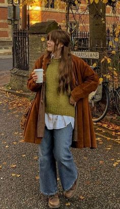 🍂 Embrace the season in style! Explore our favorite fall fashion trends, from cozy sweaters to chic boots. Get inspired for the autumn wardrobe refresh. #FallFashion #AutumnStyle Looks Hippie, Mode Hippie, Cozy Fall Outfits, Trendy Fall Outfits, Outfit Trends, Mode Inspo, Autumn Outfit, Outfit Inspo Fall, Fall Fashion Trends